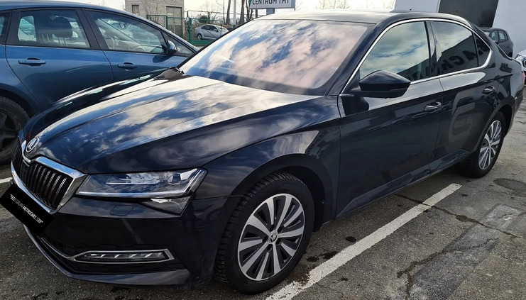 Skoda Superb cena 89999 przebieg: 89379, rok produkcji 2021 z Łochów małe 56